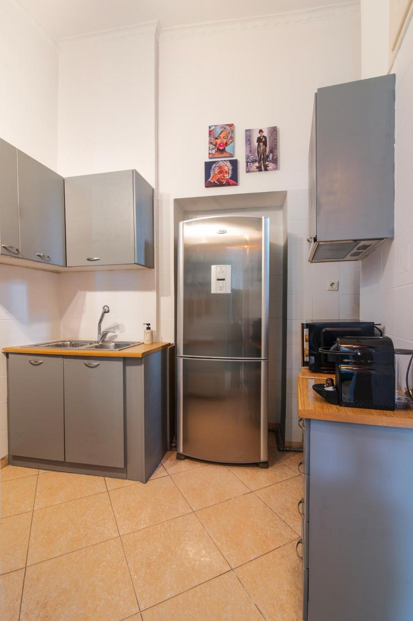 Neoclassical Loft In Monastiraki - Acropolis And Metro Афины Экстерьер фото